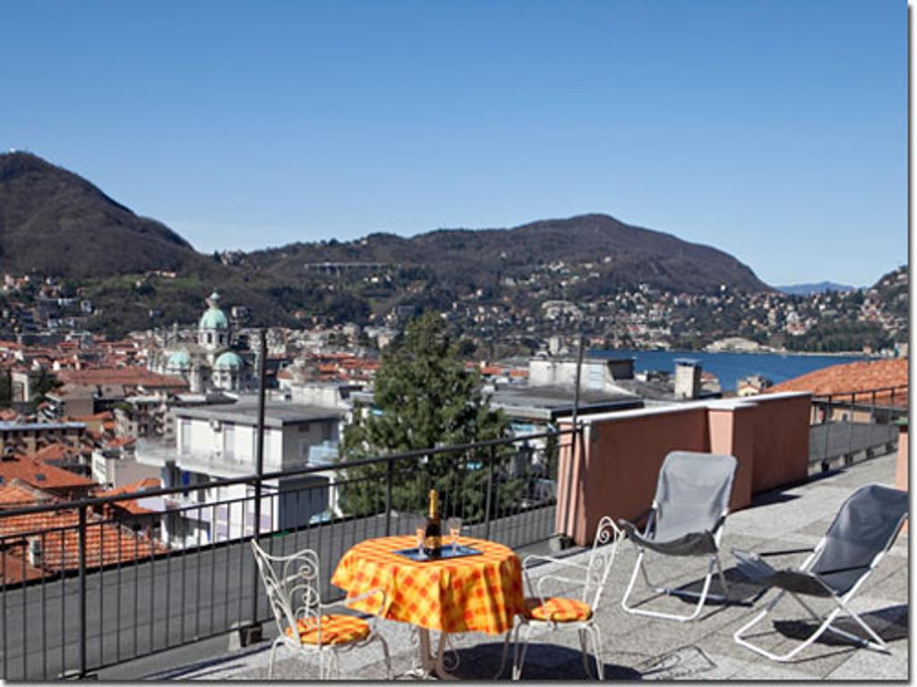 코모 Silky House With Private Parking 아파트 객실 사진